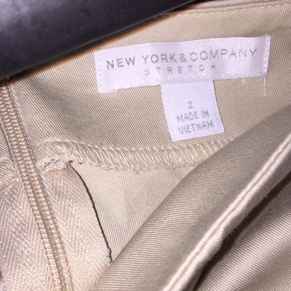 Cute cream skirt - Picture 2 of 3